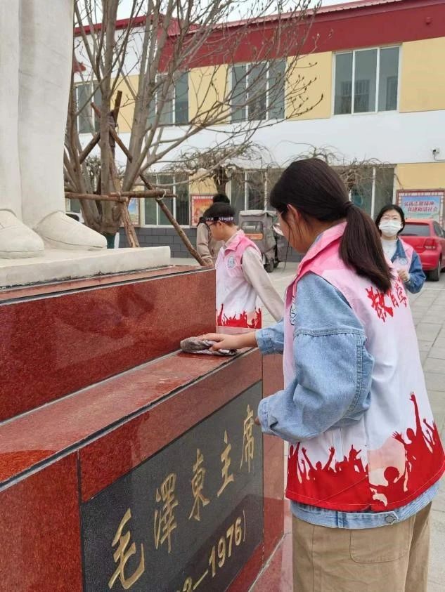 志愿于心，服務于行
