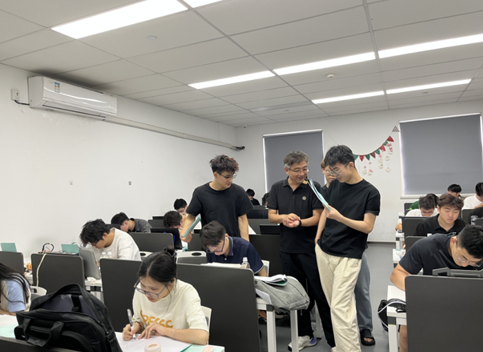 以應(yīng)用為目標(biāo)，以項(xiàng)目為導(dǎo)向—信息科學(xué)與工程學(xué)院開展學(xué)生入企項(xiàng)目實(shí)踐活動(dòng)
