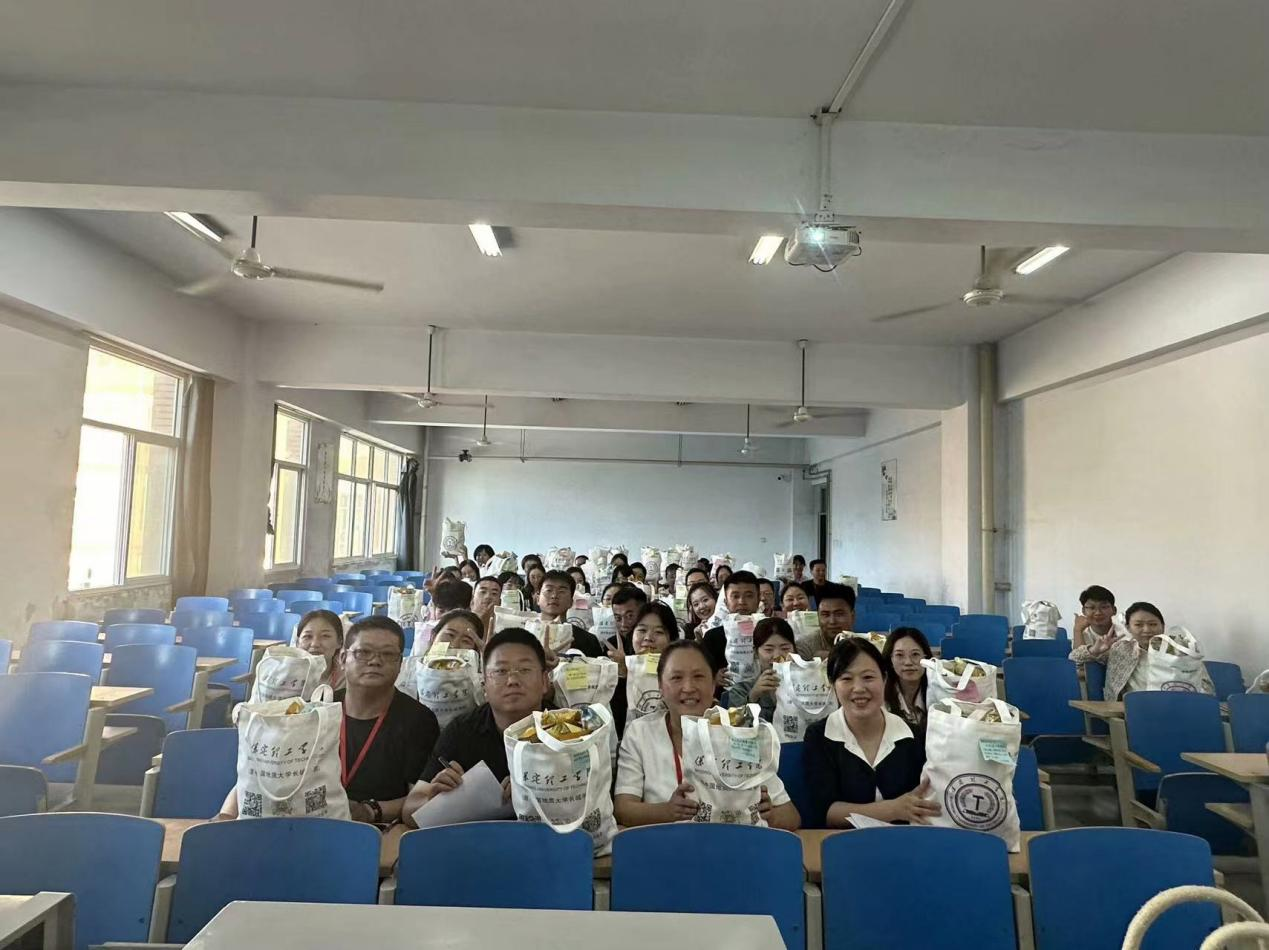 保定理工學(xué)院會(huì)計(jì)學(xué)院統(tǒng)一戰(zhàn)線召開迎中秋節(jié)·慶教師節(jié)暨新學(xué)期工作布置會(huì)