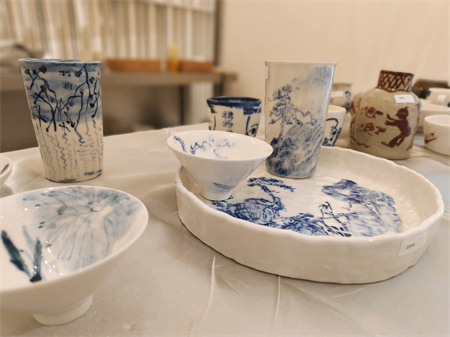保定理工學(xué)院藝術(shù)學(xué)院師生閃耀雄安商服中心X青年藝術(shù)節(jié) ——共繪青春色彩，綻放藝術(shù)魅力