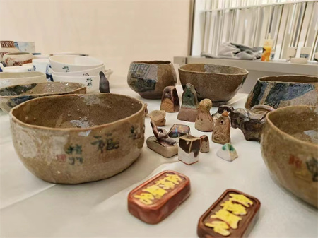 保定理工學(xué)院藝術(shù)學(xué)院師生閃耀雄安商服中心X青年藝術(shù)節(jié) ——共繪青春色彩，綻放藝術(shù)魅力