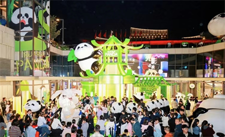 保定理工學(xué)院藝術(shù)學(xué)院師生閃耀雄安商服中心X青年藝術(shù)節(jié) ——共繪青春色彩，綻放藝術(shù)魅力