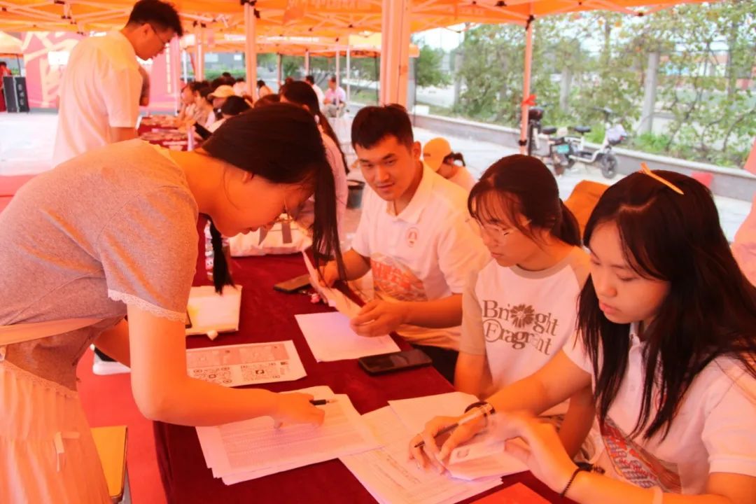 會計學院“攜手同行，實時暖心”