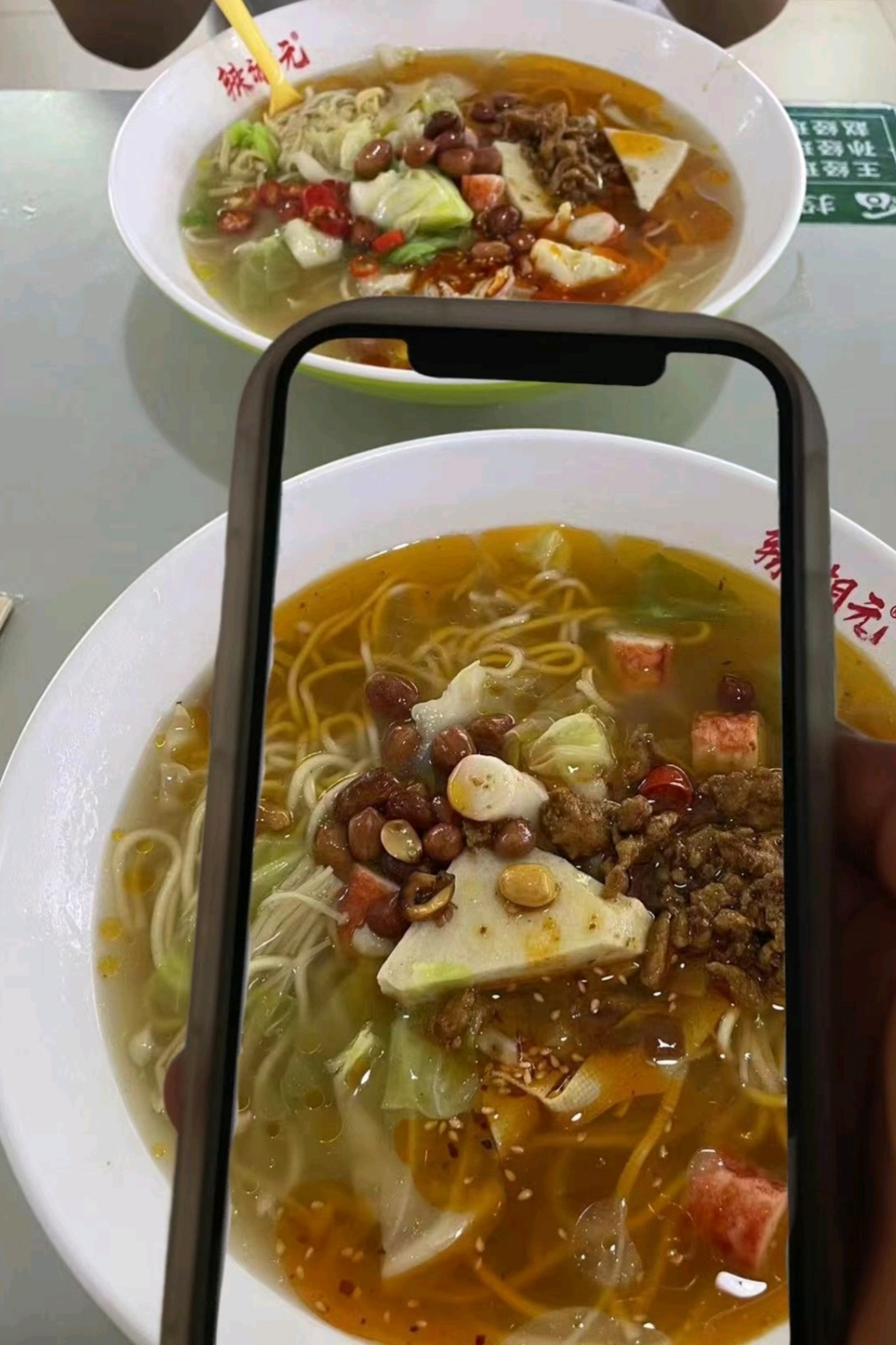 來看看相框里的保理吧!