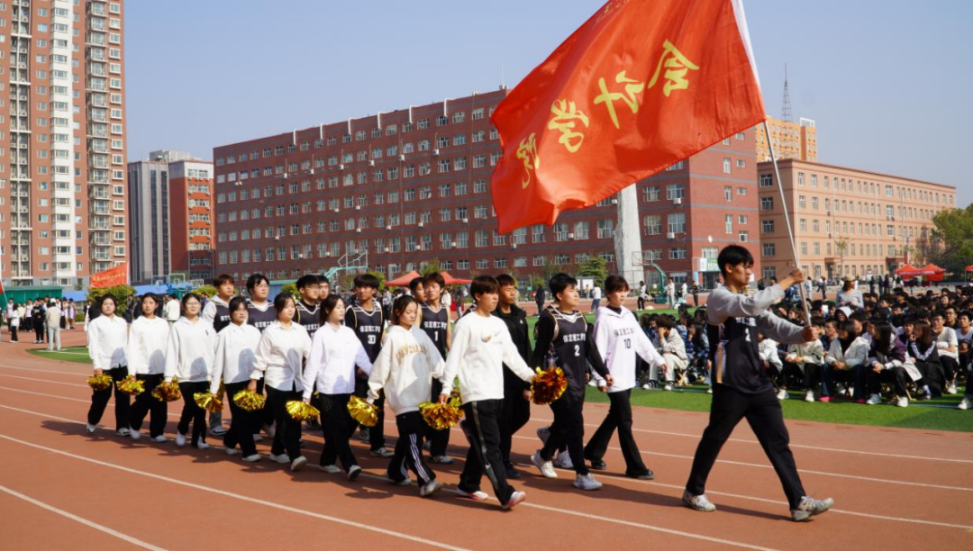 保定理工學(xué)院第十九屆“學(xué)院杯”籃球賽暨第一屆啦啦操大賽開(kāi)幕式成功舉辦