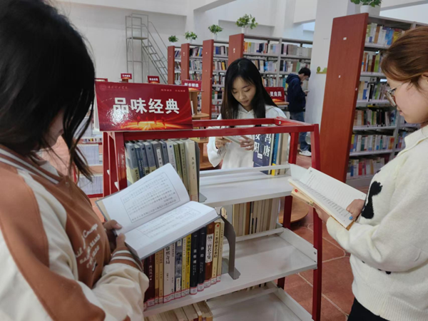 團(tuán)日活動|保定理工學(xué)院|管理學(xué)院|追尋紅色記憶，傳承革命精神