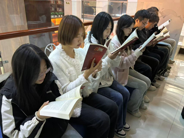 團(tuán)日活動|保定理工學(xué)院|管理學(xué)院|追尋紅色記憶，傳承革命精神