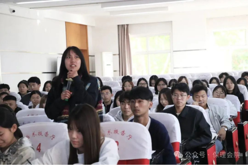 保定理工學(xué)院會(huì)計(jì)學(xué)院錘煉精英團(tuán)隊(duì)，領(lǐng)航班級(jí)發(fā)展