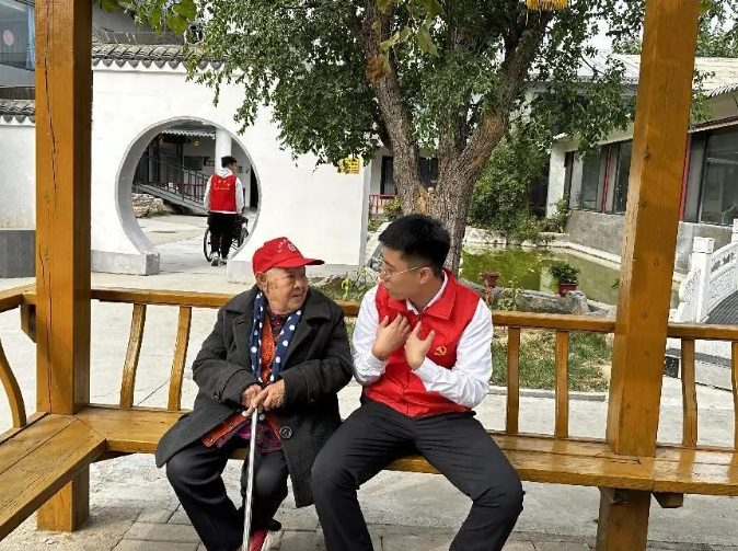 保定理工學(xué)院開辦“傳承孝老情 志愿暖人心”志愿活動