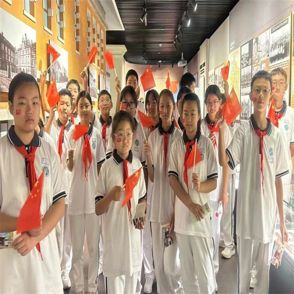 保定理工學(xué)院：大學(xué)生化身“紅色故事”志愿講解員