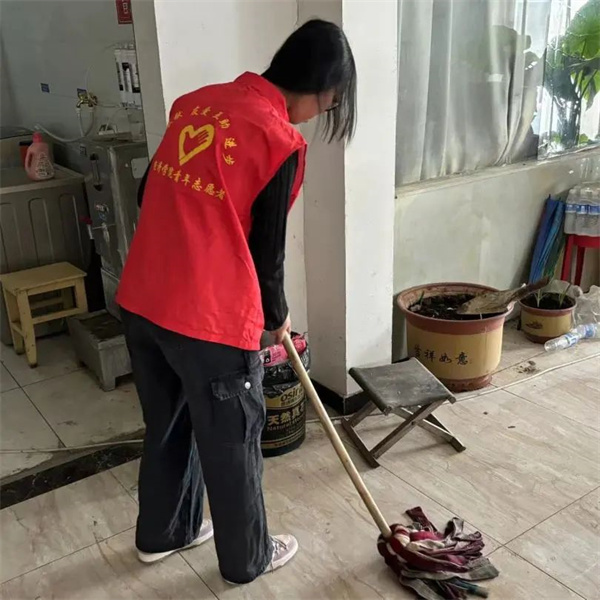 尊老敬老，情暖重陽(yáng)——保定理工學(xué)院走進(jìn)南祥園敬老院開(kāi)展關(guān)愛(ài)慰問(wèn)老人活動(dòng)