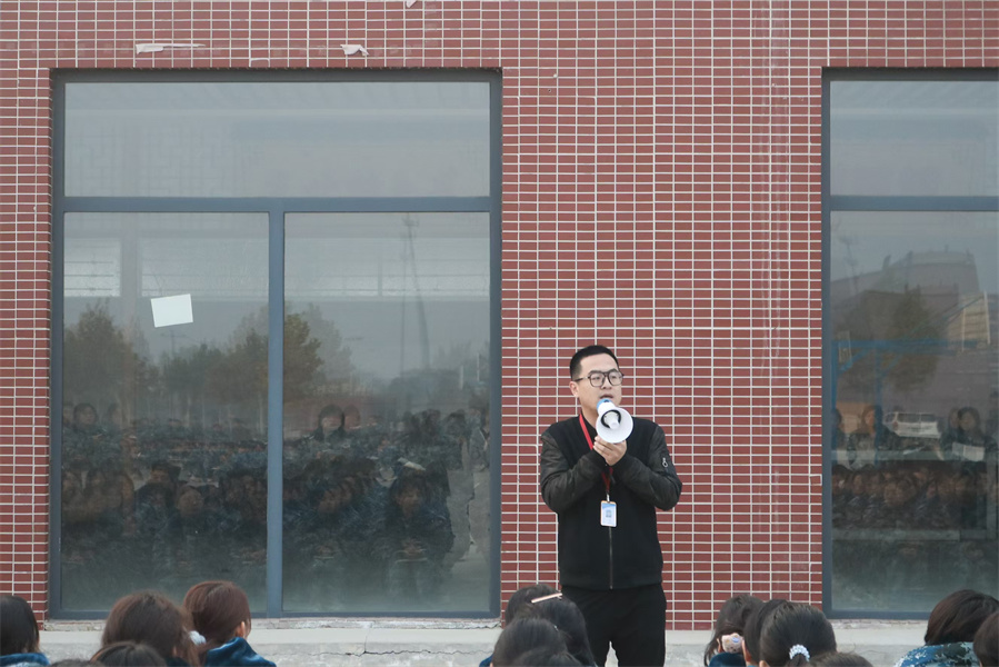 師生并進攜手遠，交流互促譜新篇