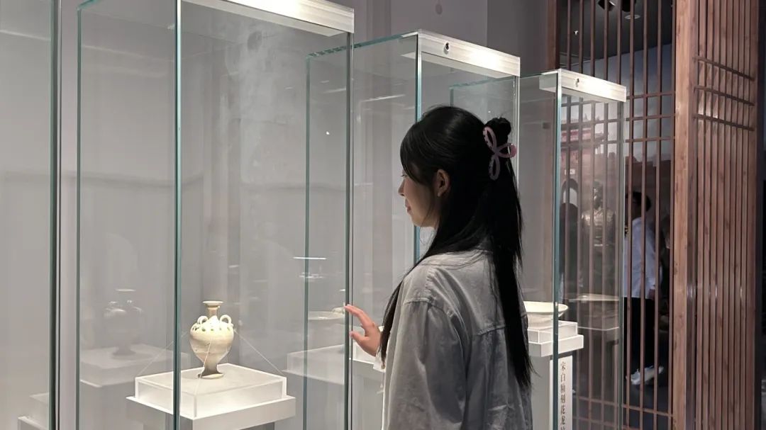 保定理工學(xué)院康復(fù)醫(yī)學(xué)院組織學(xué)生前往保定市博物館開展“尋訪追憶崢嶸路，實(shí)踐奮斗顯擔(dān)當(dāng)”愛國主義教育實(shí)踐活動