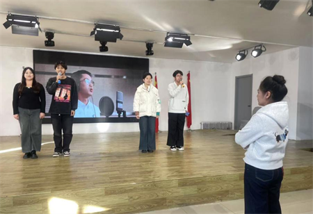 鳳凰花開，木已成材 —— 播音與主持藝術(shù)專業(yè)畢業(yè)匯演彩排精彩紛呈