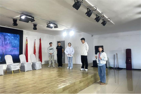 鳳凰花開，木已成材 —— 播音與主持藝術(shù)專業(yè)畢業(yè)匯演彩排精彩紛呈