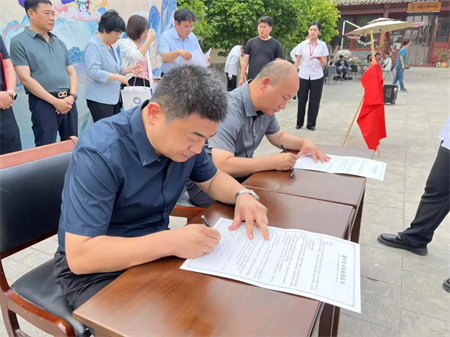 “攜手共繪新時代，文化傳承新篇章”——保定理工學(xué)院與保定直隸總督署博物館舉行館校戰(zhàn)略合作協(xié)議簽約及授牌儀式