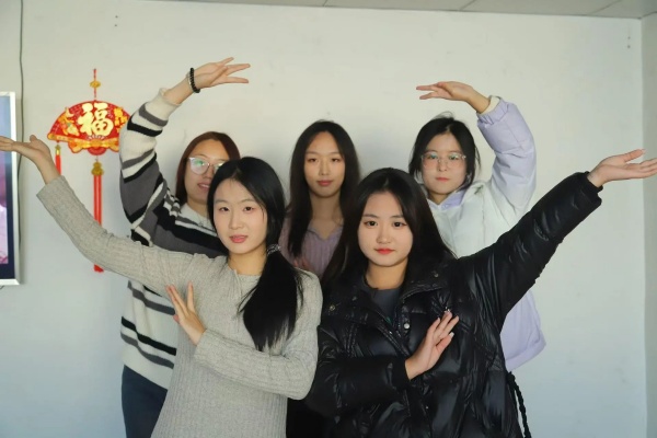 “踐行志愿精神，彰顯青春擔(dān)當(dāng)”———保定理工學(xué)院康復(fù)醫(yī)學(xué)院青年志愿服務(wù)隊(duì)走進(jìn)南祥園養(yǎng)老院開展志愿服務(wù)活動(dòng)