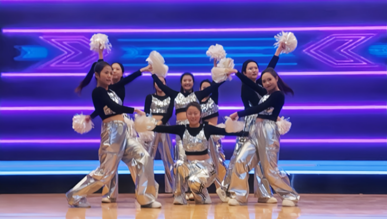 保定理工學院藝術(shù)學院舉辦 “聲采飛揚·夢啟新章”2025屆播音與主持藝術(shù)專業(yè)畢業(yè)匯演