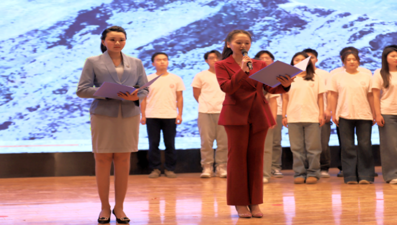 保定理工學院藝術(shù)學院舉辦 “聲采飛揚·夢啟新章”2025屆播音與主持藝術(shù)專業(yè)畢業(yè)匯演