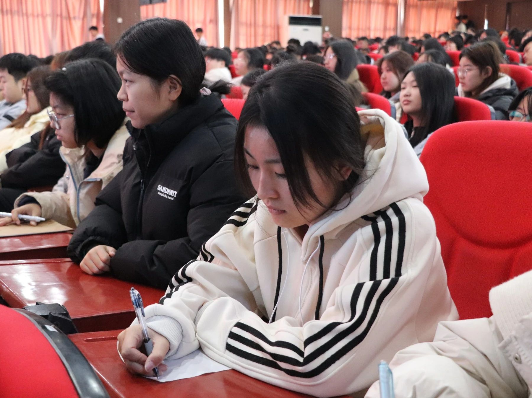 文明用網新征程，法制教育引航標——保定理工學院舉辦“文明用網，法制教育”主題講座