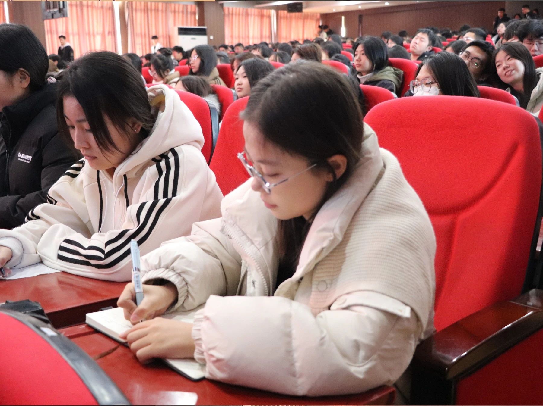 文明用網新征程，法制教育引航標——保定理工學院舉辦“文明用網，法制教育”主題講座
