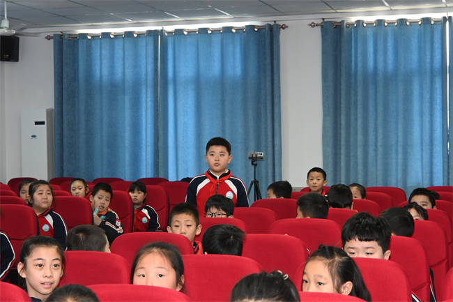 “科普進校園，共筑科技夢”保定理工學(xué)院地質(zhì)館攜手河北先鋒晨光學(xué)校開展科普研學(xué)活動