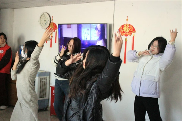 踐行志愿精神 彰顯青春擔(dān)當(dāng)——我院開展南祥園養(yǎng)老院慰問老人活動