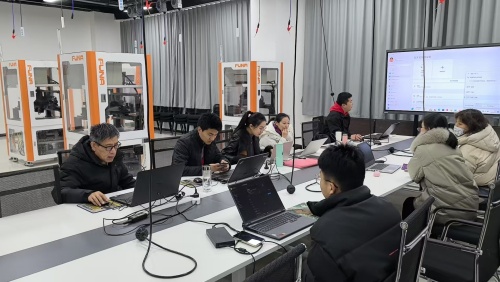 資源學院舉辦智能制造專業(yè)培訓，賦能教師技能升級與創(chuàng)新教學