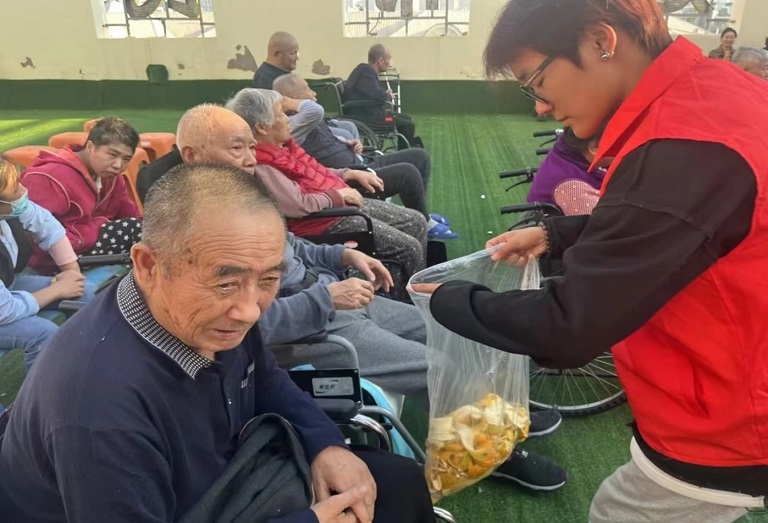 陽春白雪，送暖敬老