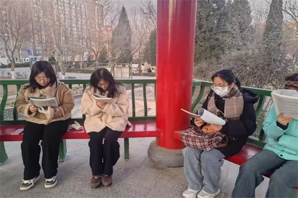 保定理工學(xué)院經(jīng)濟學(xué)院：晨讀風(fēng)尚起，學(xué)風(fēng)建設(shè)與養(yǎng)成教育并進(jìn)