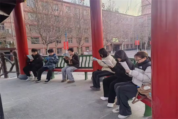 保定理工學(xué)院經(jīng)濟學(xué)院：晨讀風(fēng)尚起，學(xué)風(fēng)建設(shè)與養(yǎng)成教育并進(jìn)