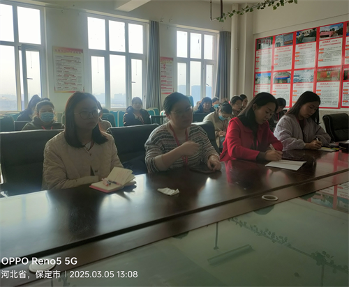 外國語學院2025屆畢業(yè)論文（設計）中期檢查評審會