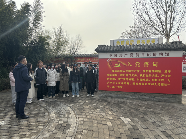踐行雷鋒精神 奉獻(xiàn)點(diǎn)亮青春——保定理工學(xué)院開(kāi)展學(xué)習(xí)雷鋒精神主題活動(dòng)
