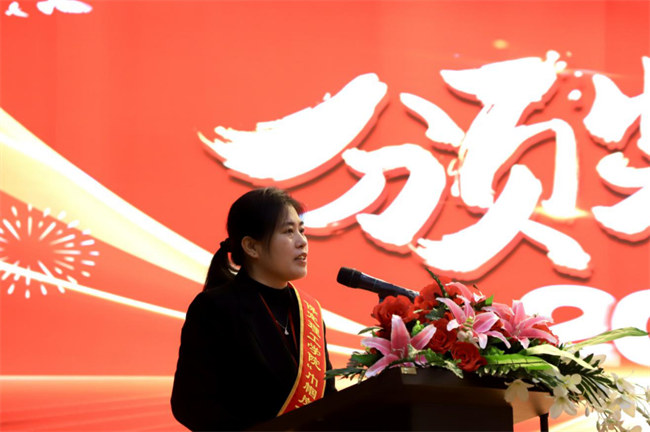 巾幗建功展芳華 杏壇筑夢育桃李——保定理工學(xué)院“巾幗崗位建功”標(biāo)兵、先進(jìn)個(gè)人頒獎典禮圓滿舉行