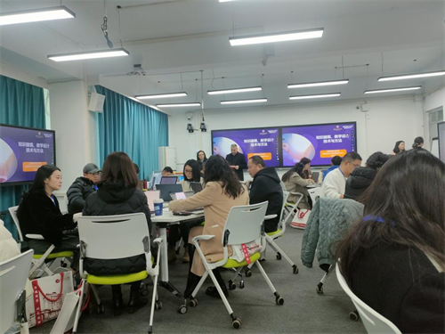 外國語學(xué)院趙蘭副院長參加黃河科技學(xué)院課程開發(fā)工作坊