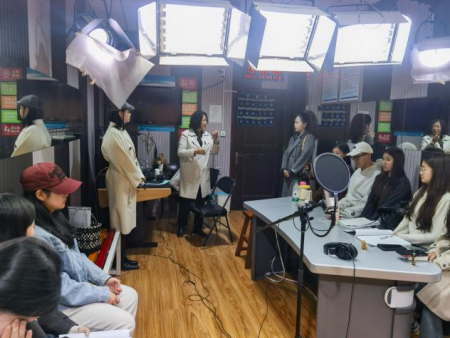 攜手共繪2025人才培養(yǎng)方案新藍圖 ——播音與主持藝術專業(yè)團隊赴河北大學深度調研交流