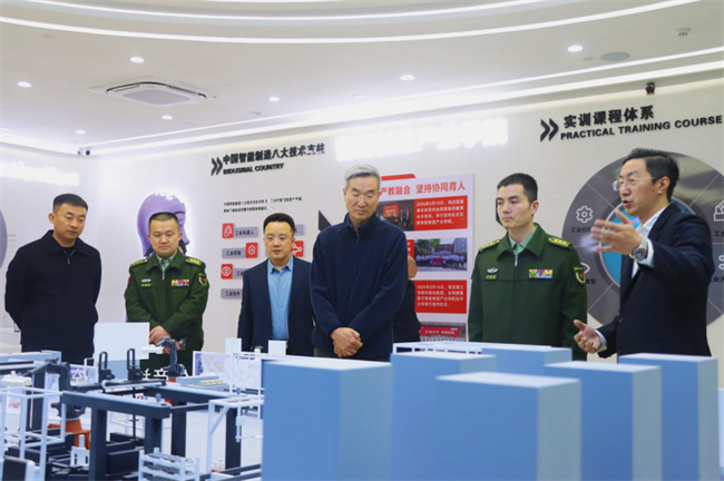 樹立國防意識 強化國防觀念——保定理工學院與阜平店房國防軍事小鎮(zhèn)戰(zhàn)略合作啟動儀式圓滿舉行
