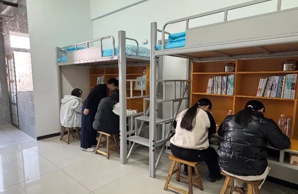 學(xué)風(fēng)建設(shè)|保定理工學(xué)院|管理學(xué)院|學(xué)風(fēng)建設(shè)正當(dāng)時，小組學(xué)習(xí)展新姿