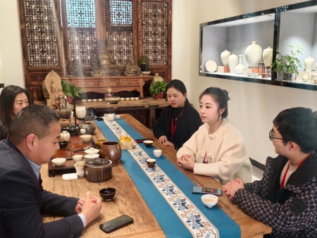 保定理工學(xué)院與大宋定瓷共商實習(xí)基地深度合作方案—校企攜手探索傳統(tǒng)文化傳承與創(chuàng)新路徑