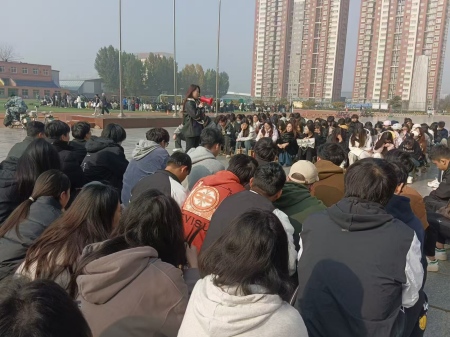 收隊時刻傳細(xì)則 學(xué)業(yè)指引暖人心 藝術(shù)學(xué)院各隊組織學(xué)習(xí)學(xué)位授予工作實施細(xì)則活動