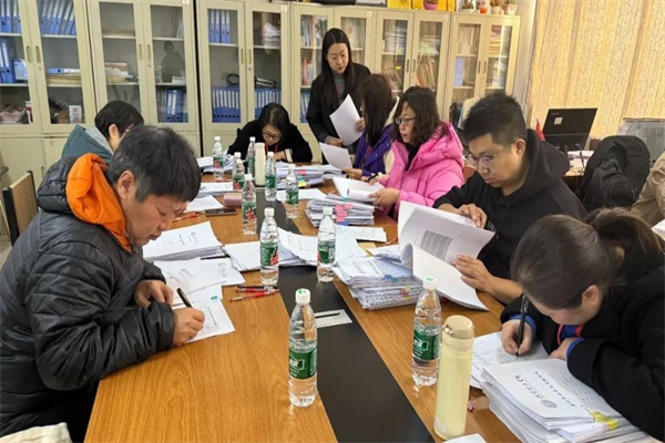 經(jīng)濟(jì)學(xué)院組織開展2025屆畢業(yè)論文中期檢查