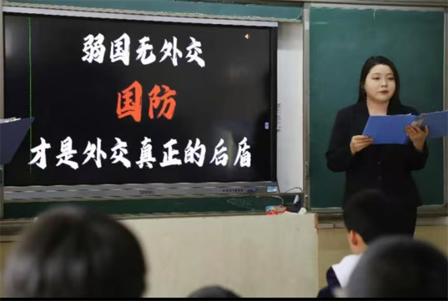 晉察冀革命精神宣講 用英語(yǔ)講好中國(guó)故事——保定理工學(xué)院外國(guó)語(yǔ)學(xué)院晉察冀革命精神宣講團(tuán)走進(jìn)中小學(xué)課堂