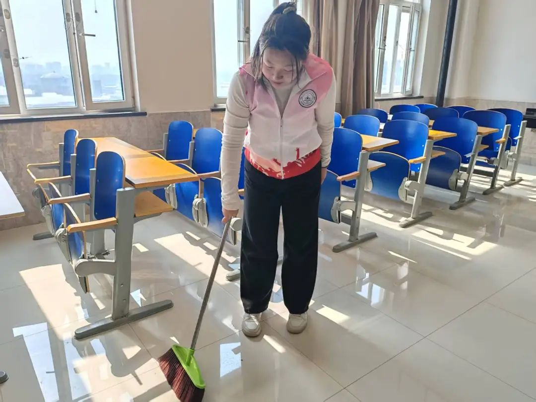 學習雷鋒精神，踐行教育使命——教育學院雷鋒月志愿服務(wù)活動