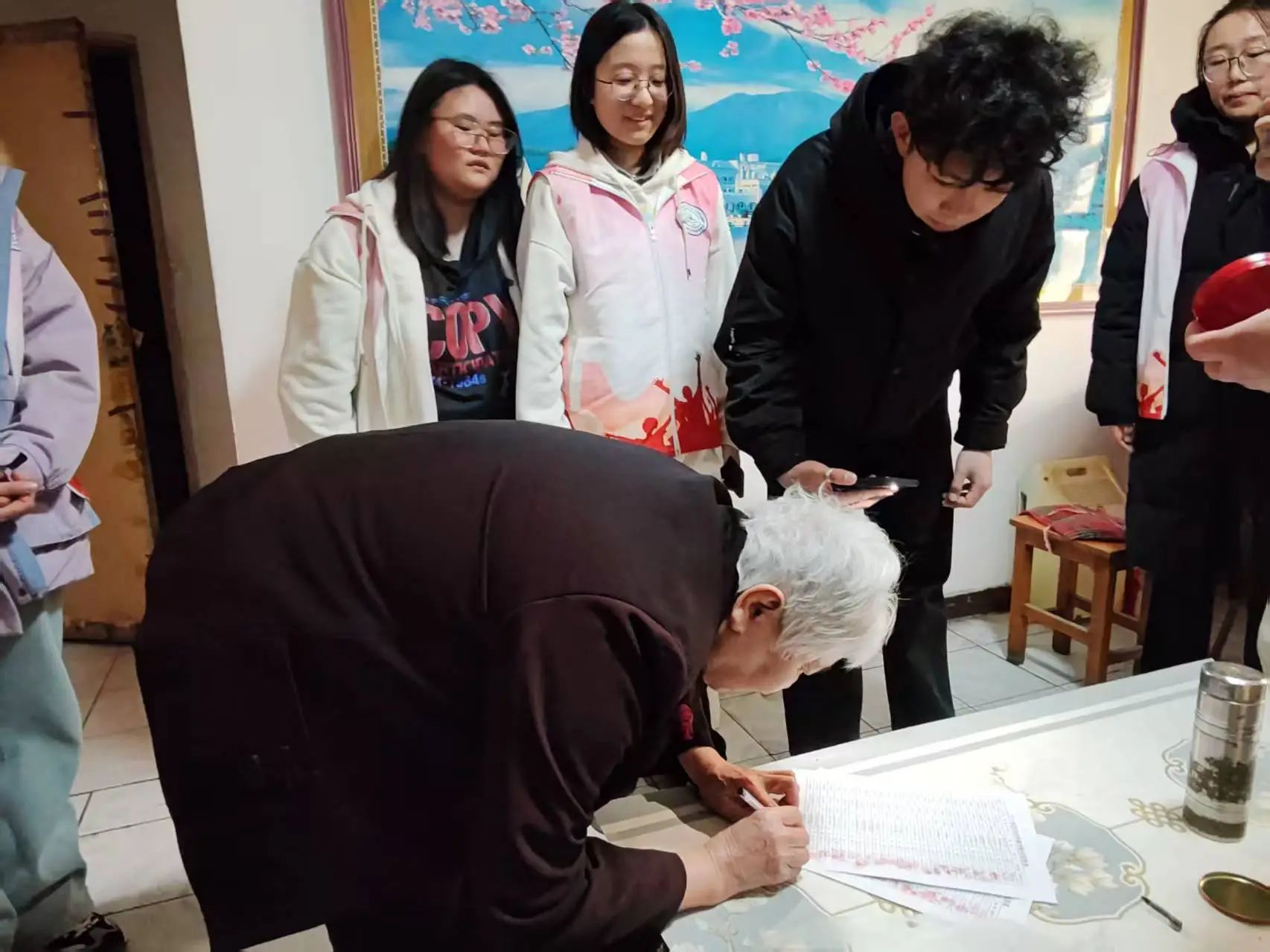 沐雷鋒之光，踐志愿之行