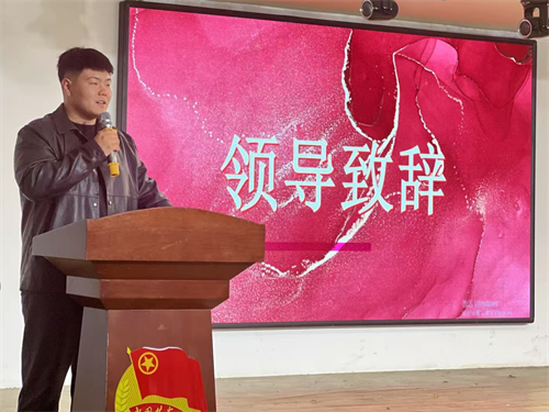 暖春尋微笑，暖心覓青春