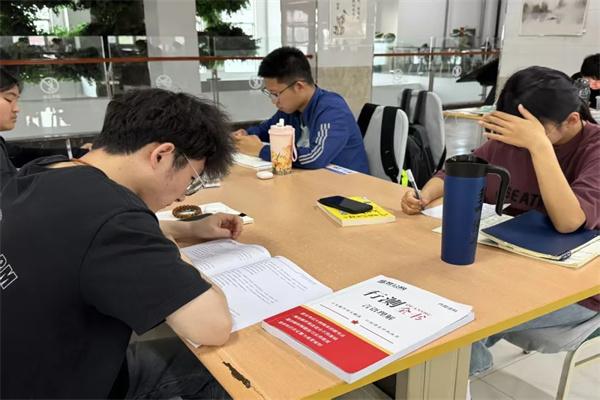 【書香啟智，經(jīng)韻潤心】春光美如斯，讀書正當(dāng)時——世界讀書日閱讀活動