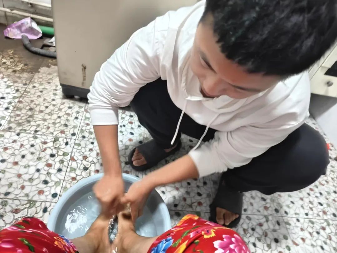 寸草春暉，情暖桑榆（三）