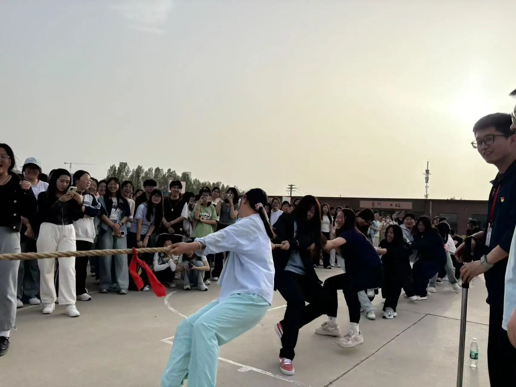 陽光體育展風采，活力校園向未來
