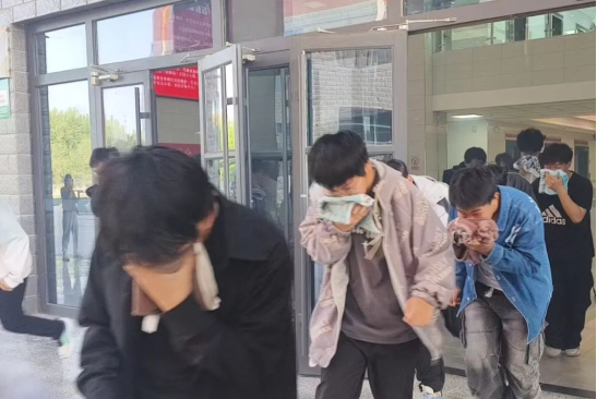 筑牢校園防火墻，讓安全成為一種習(xí)慣——保定理工學(xué)院會(huì)計(jì)學(xué)院消防演練