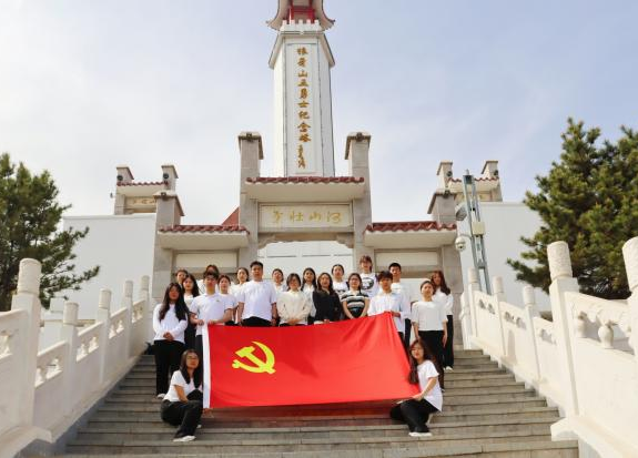 追尋狼牙山足跡，鑄牢黨員信仰根基——保定理工學院教育學院走進狼牙山開展“行走的大思政課”